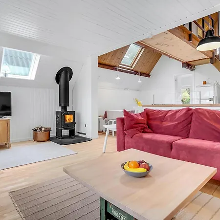 Three-bedroom In Sydals Skovmose