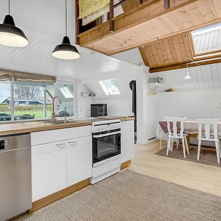 Three-bedroom In Sydals *