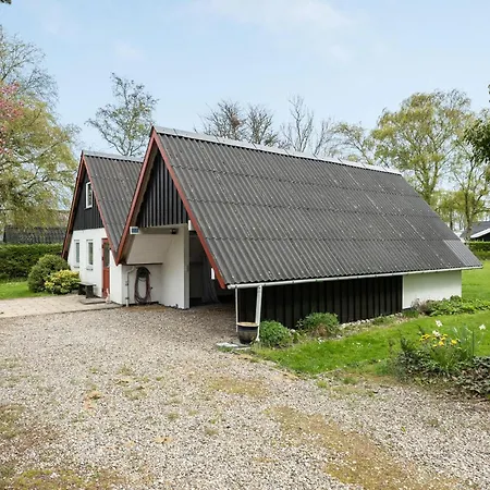 Three-bedroom In Sydals