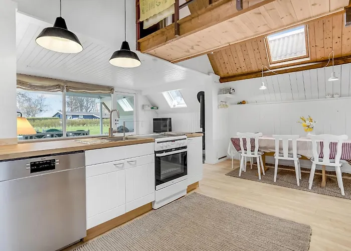 Three-bedroom In Sydals *