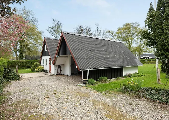 Three-bedroom In Sydals